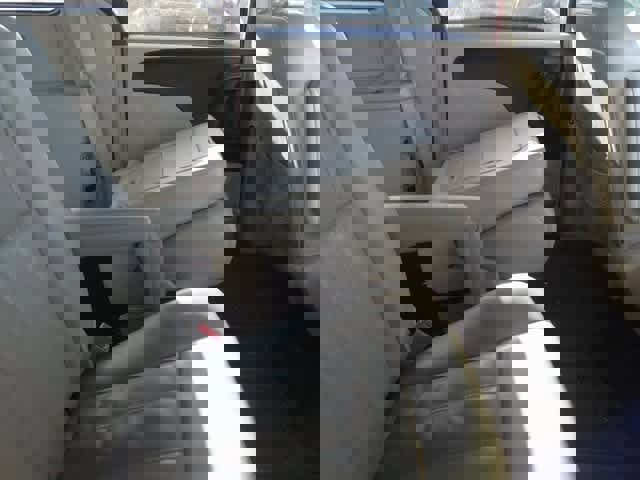 Used 2013 Chrysler Town & Country Touring image 6