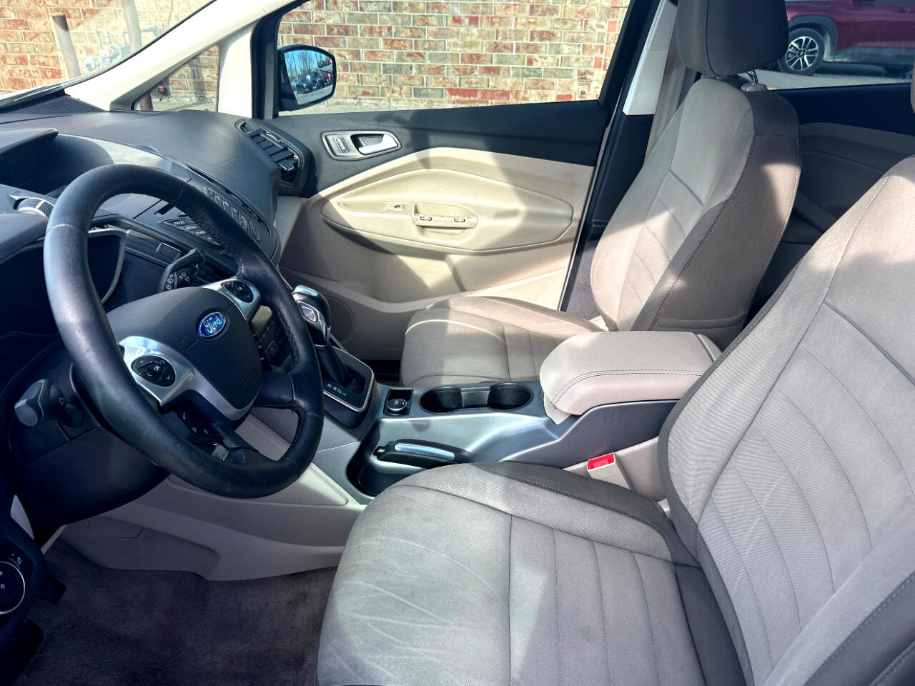 Used 2015 Ford C-MAX SE w/ Cargo Management Package image 17