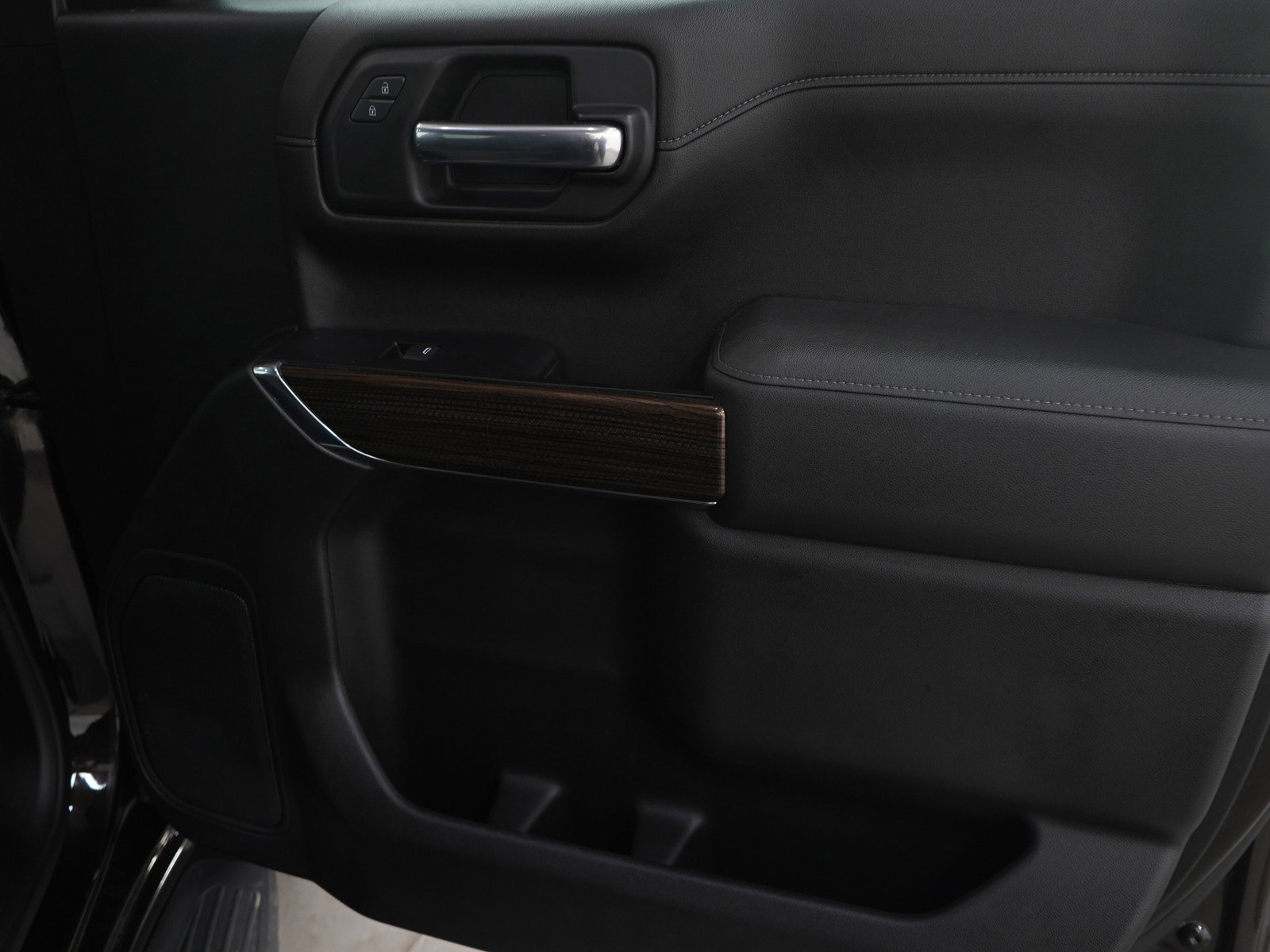 Used 2019 Chevrolet Silverado 1500 RST image 9