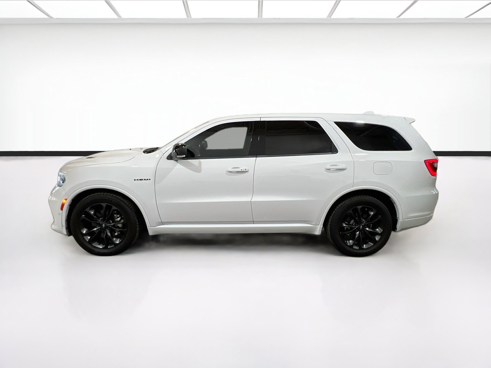 Used 2022 Dodge Durango R/T w/ Blacktop Package AWD/4WD image 23