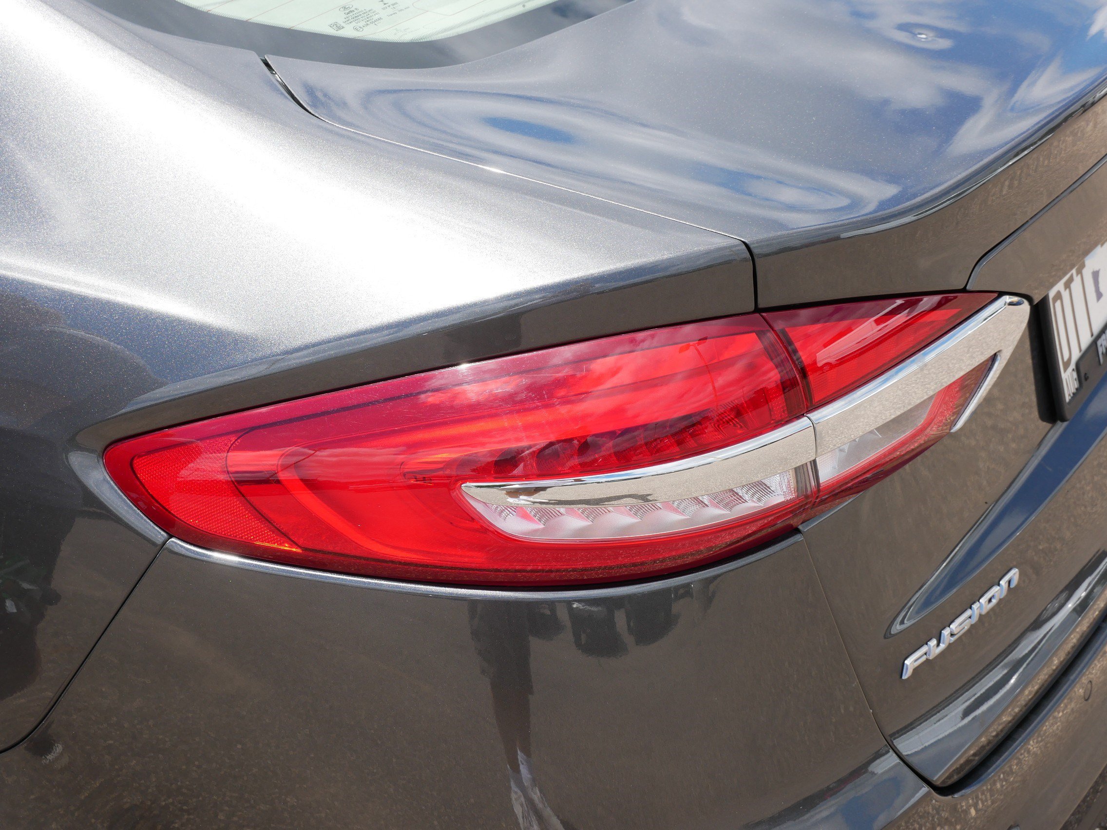 Used 2019 Ford Fusion SEL FWD image 17