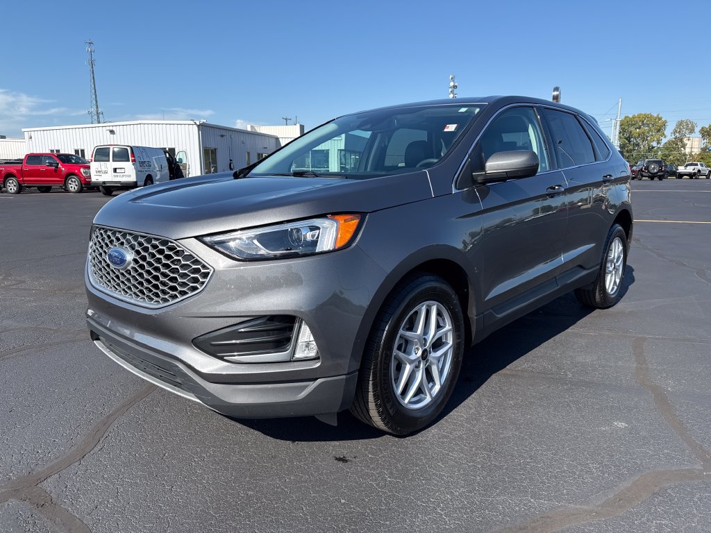 Used 2023 Ford Edge SEL w/ Convenience Package AWD/4WD image 5