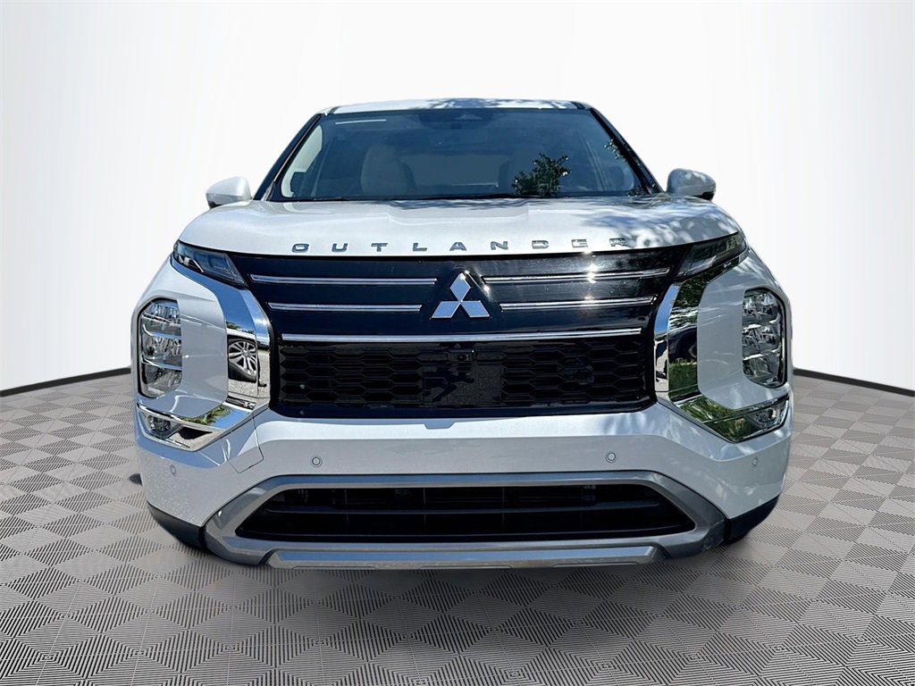 New 2025 Mitsubishi Outlander SE image 2