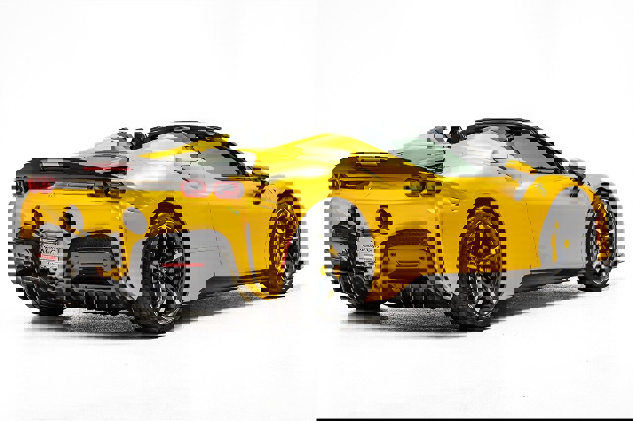 Used 2023 Ferrari SF90 Spider image 15
