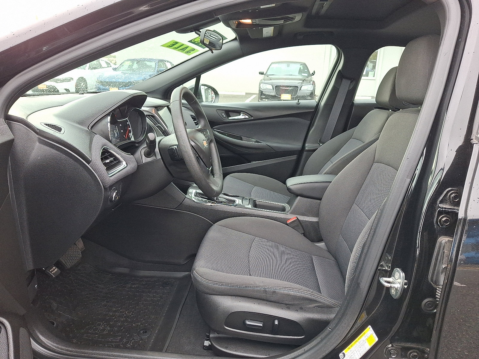 Used 2018 Chevrolet Cruze LT w/ Sun And Sound Package image 14
