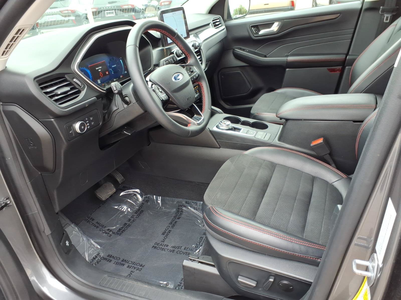 Certified 2021 Ford Escape SEL w/ SEL Stealth AWD Package image 11