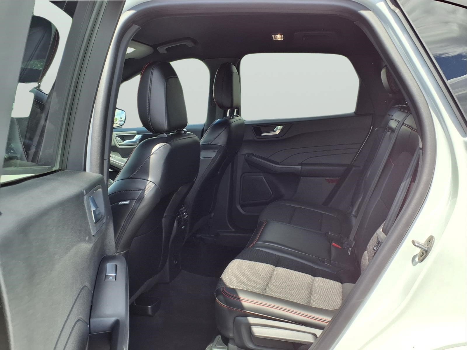 Used 2023 Ford Escape ST-Line w/ Tech Pack #1 FWD image 10