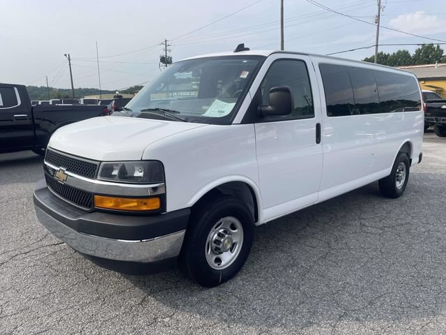 Used 2025 Chevrolet Express 3500 LT w/ LT Preferred Equipment Group RWD image 9