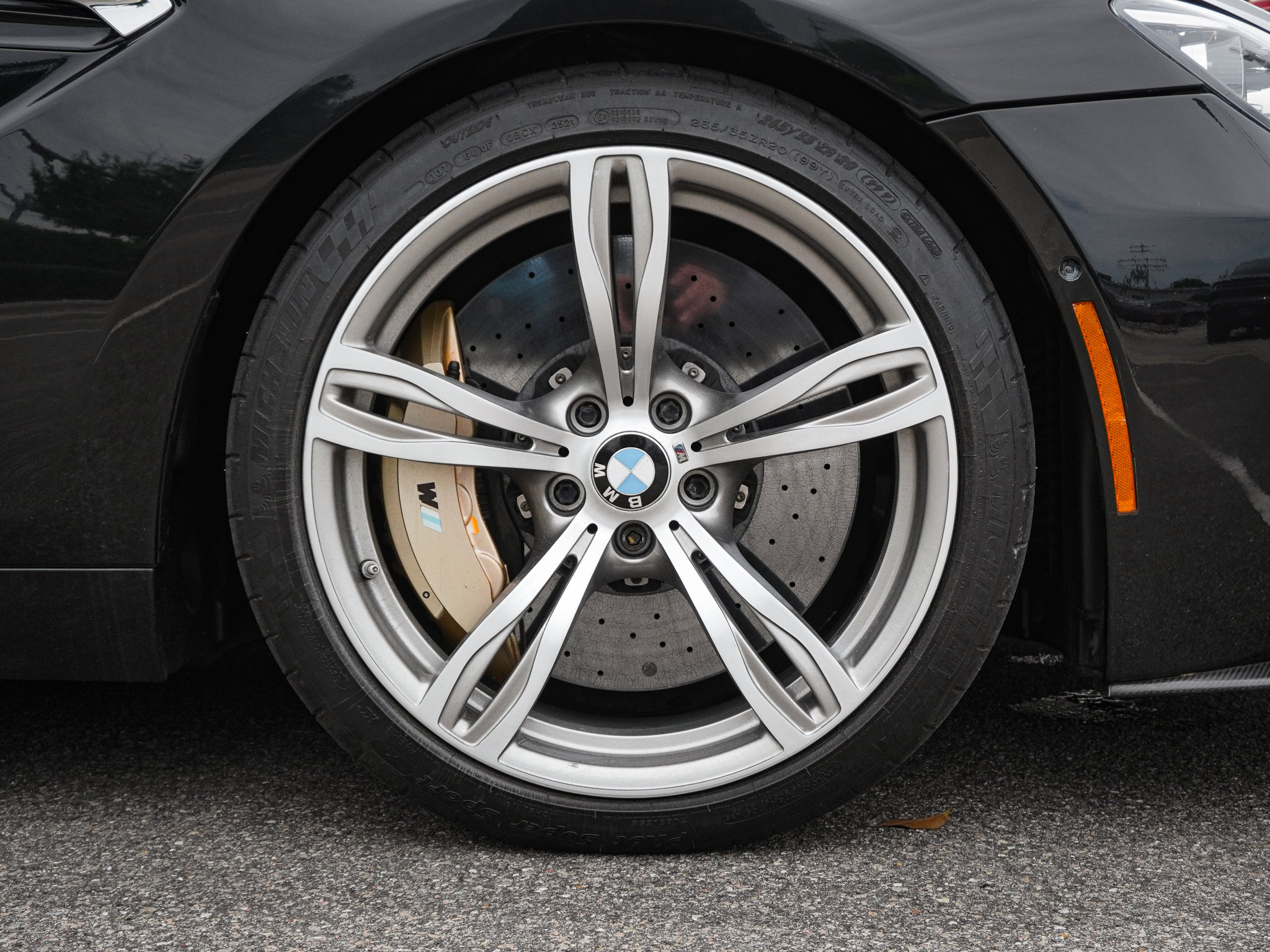 Used 2014 BMW M6 Coupe w/ Executive Package RWD image 13