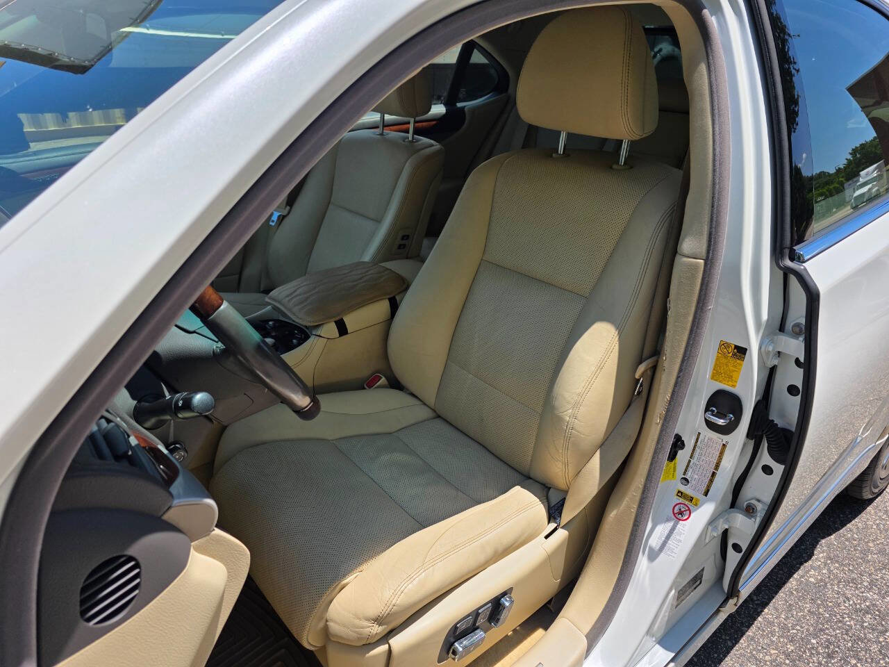 Used 2014 Lexus LS 460 w/ Comfort Package RWD image 15