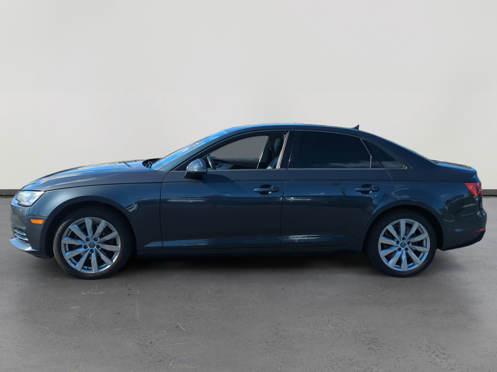 Used 2017 Audi A4 2.0T Ultra Premium w/ Convenience Package image 2