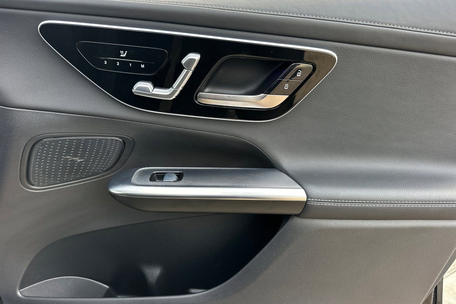 Certified 2024 Mercedes-Benz GLC 300 4MATIC image 34