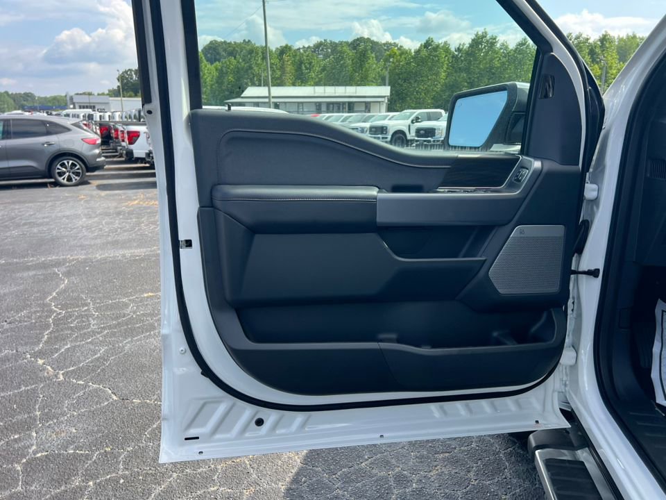 New 2025 Ford F150 Lariat w/ Equipment Group 501A Mid image 17