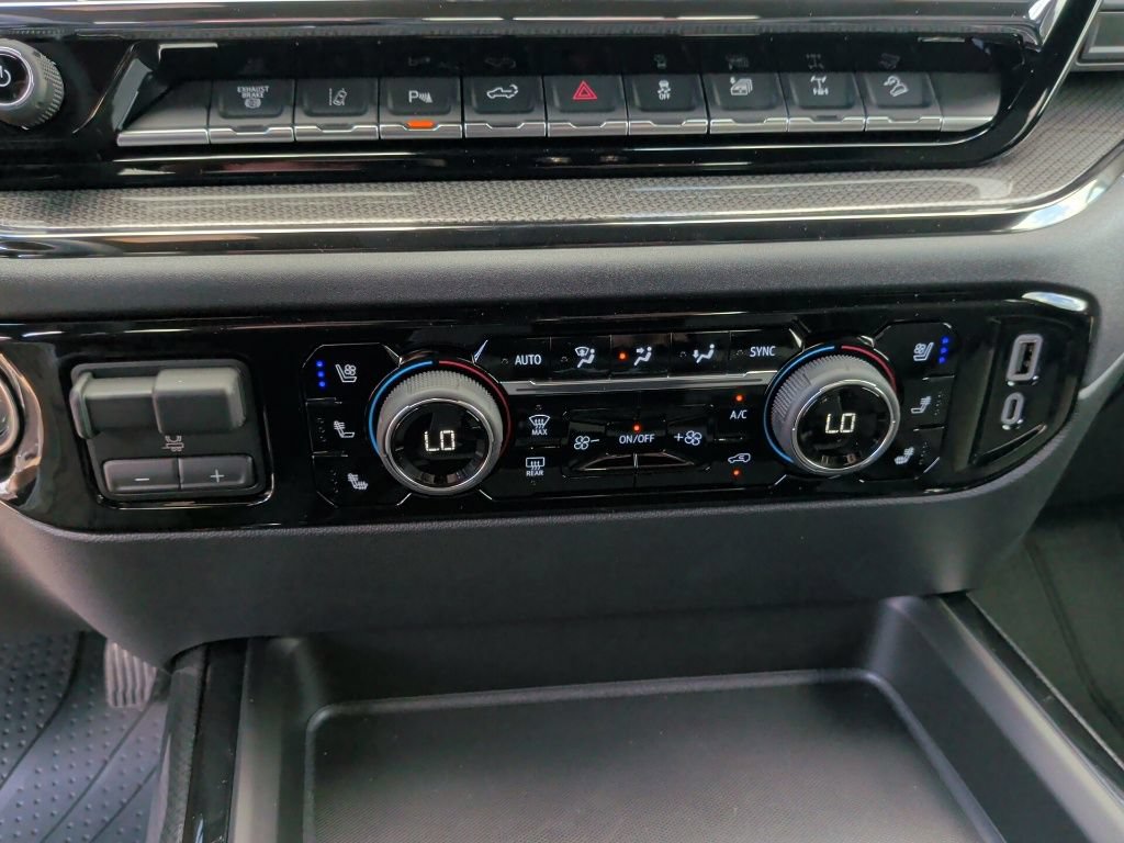 New 2026 Chevrolet Silverado 2500 ZR2 AWD/4WD image 32