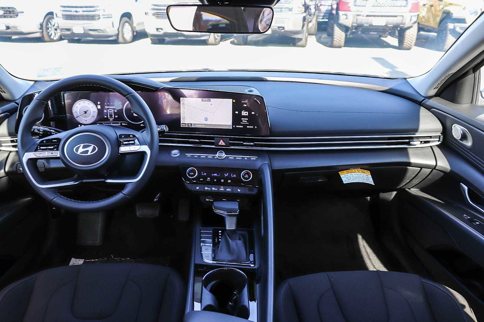 New 2025 Hyundai Elantra SEL image 15