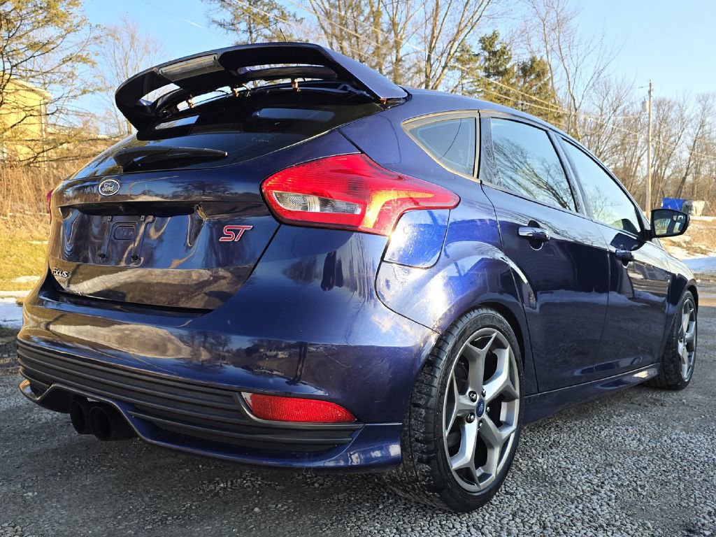 Used 2017 Ford Focus ST image 10