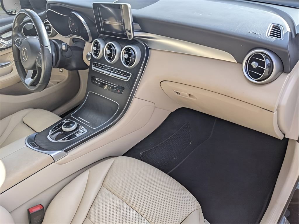 Used 2018 Mercedes-Benz GLC 300 image 28