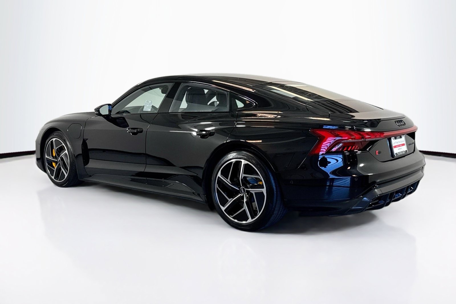 Used 2023 Audi RS e-tron GT w/ Carbon Performance Package AWD/4WD image 7