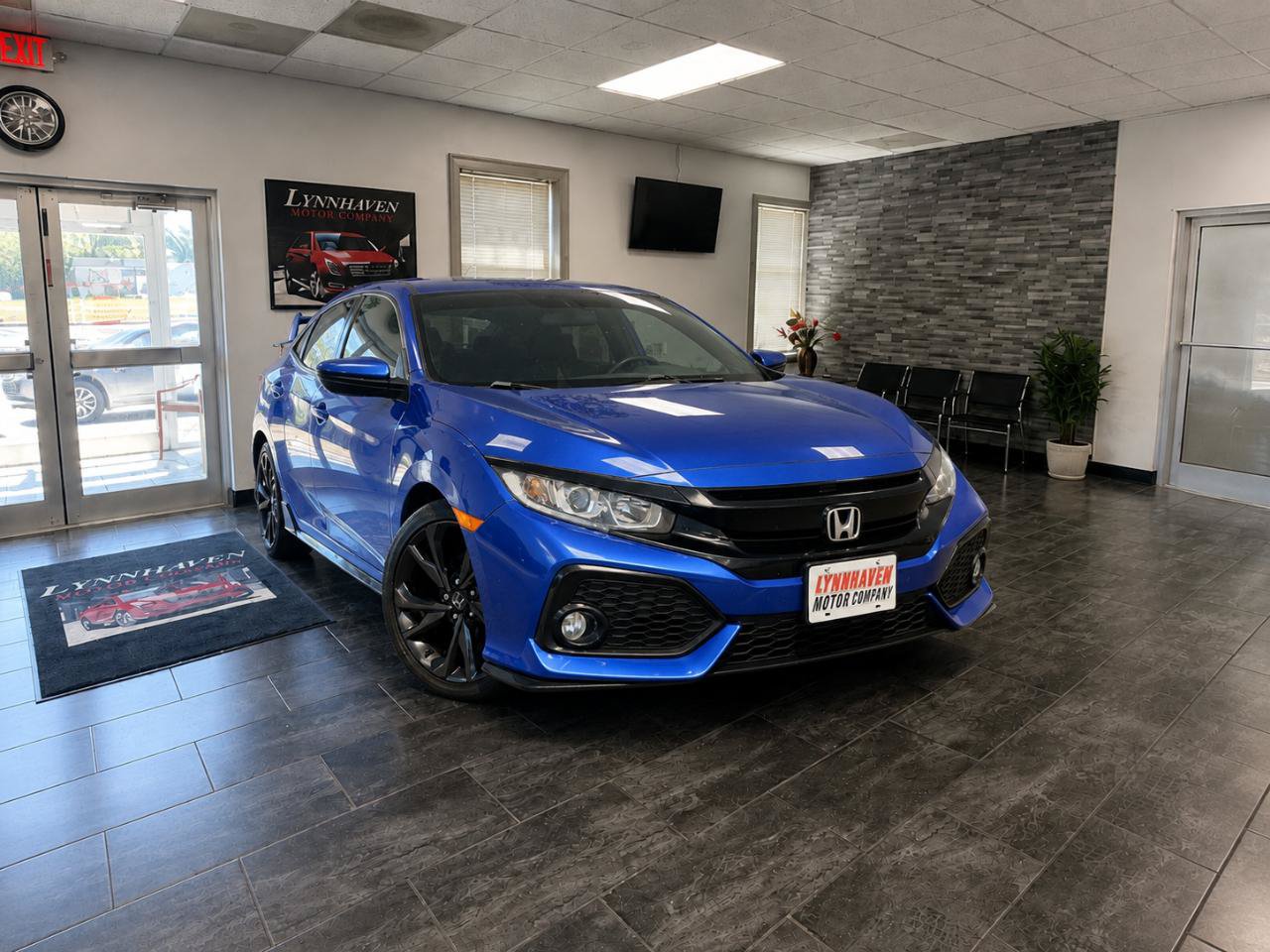 Used 2017 Honda Civic Sport image 2
