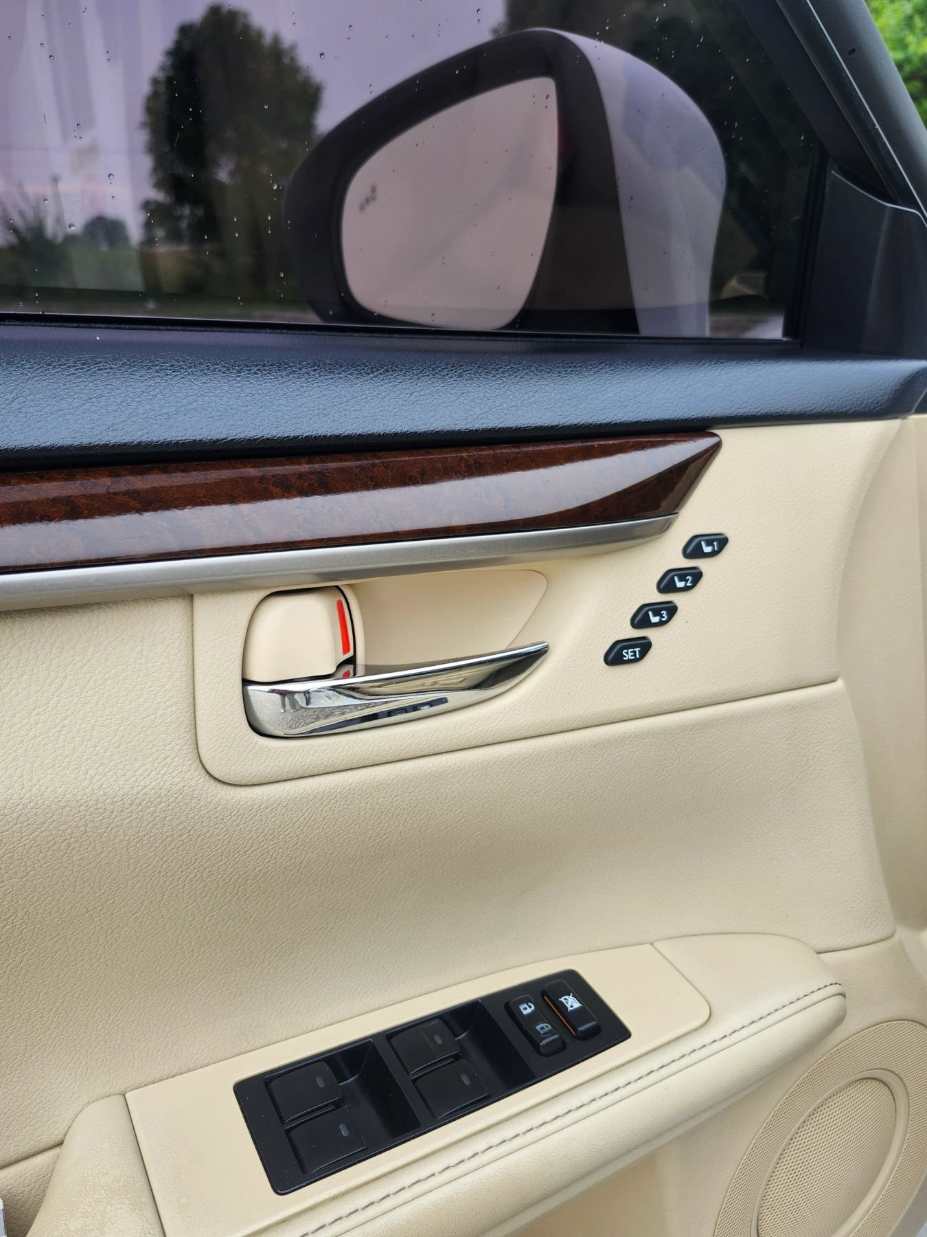 Used 2015 Lexus ES 350 w/ Luxury Package FWD image 19