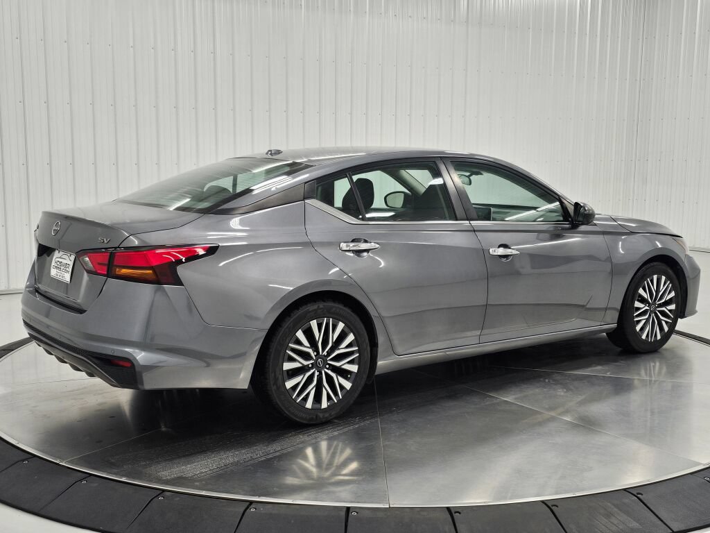 Used 2024 Nissan Altima 2.5 SV FWD image 5