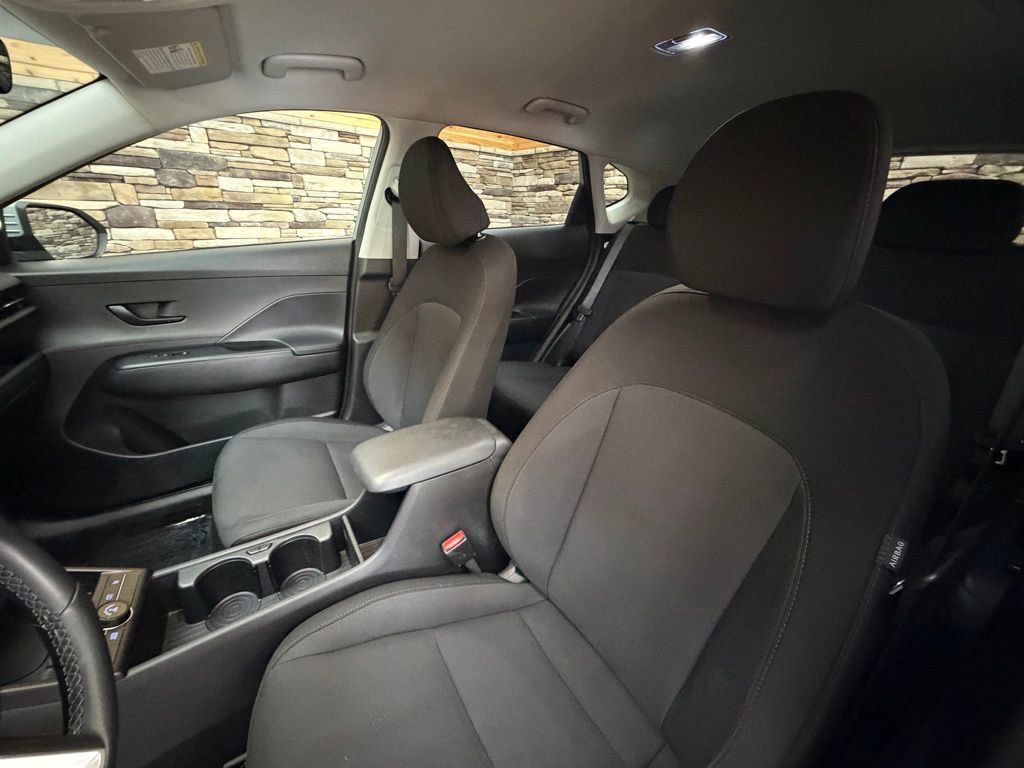 Used 2024 Hyundai Kona SEL w/ Convenience Package image 12