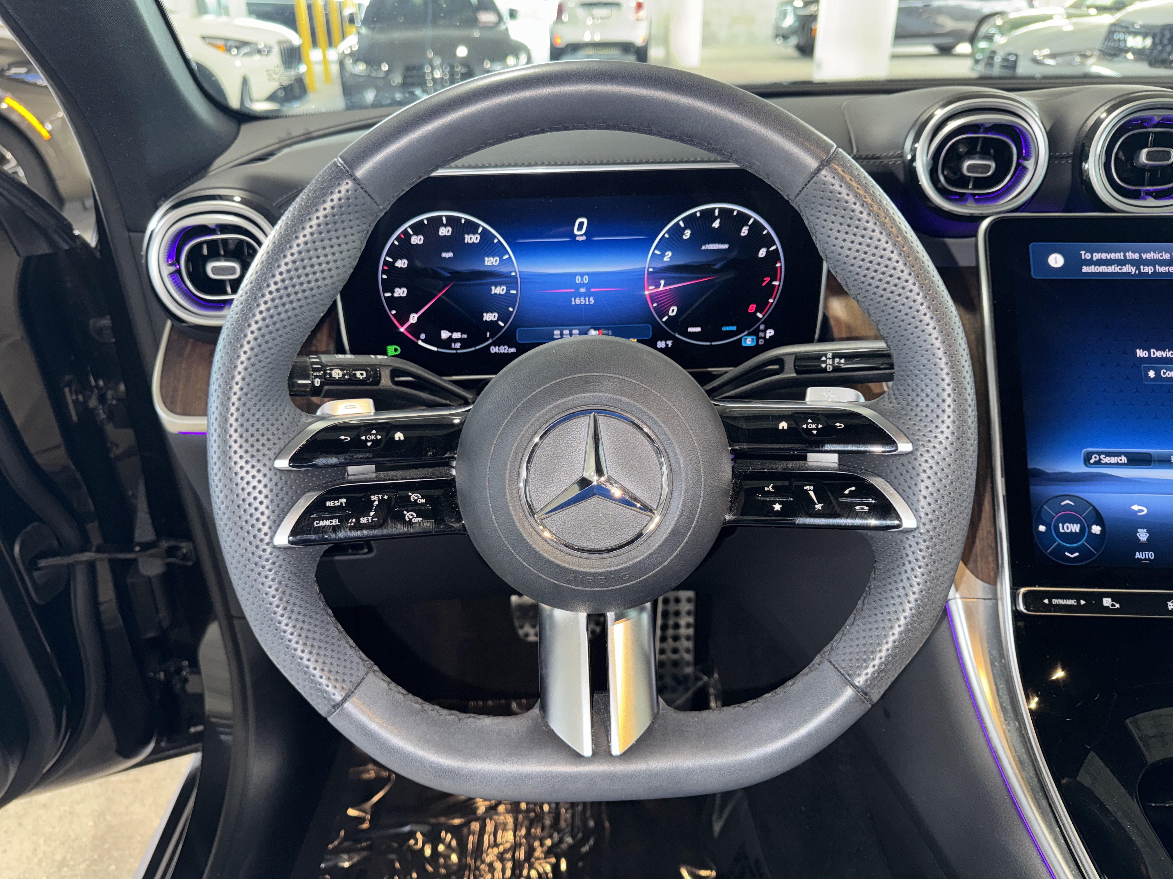 Used 2025 Mercedes-Benz GLC 300 image 21