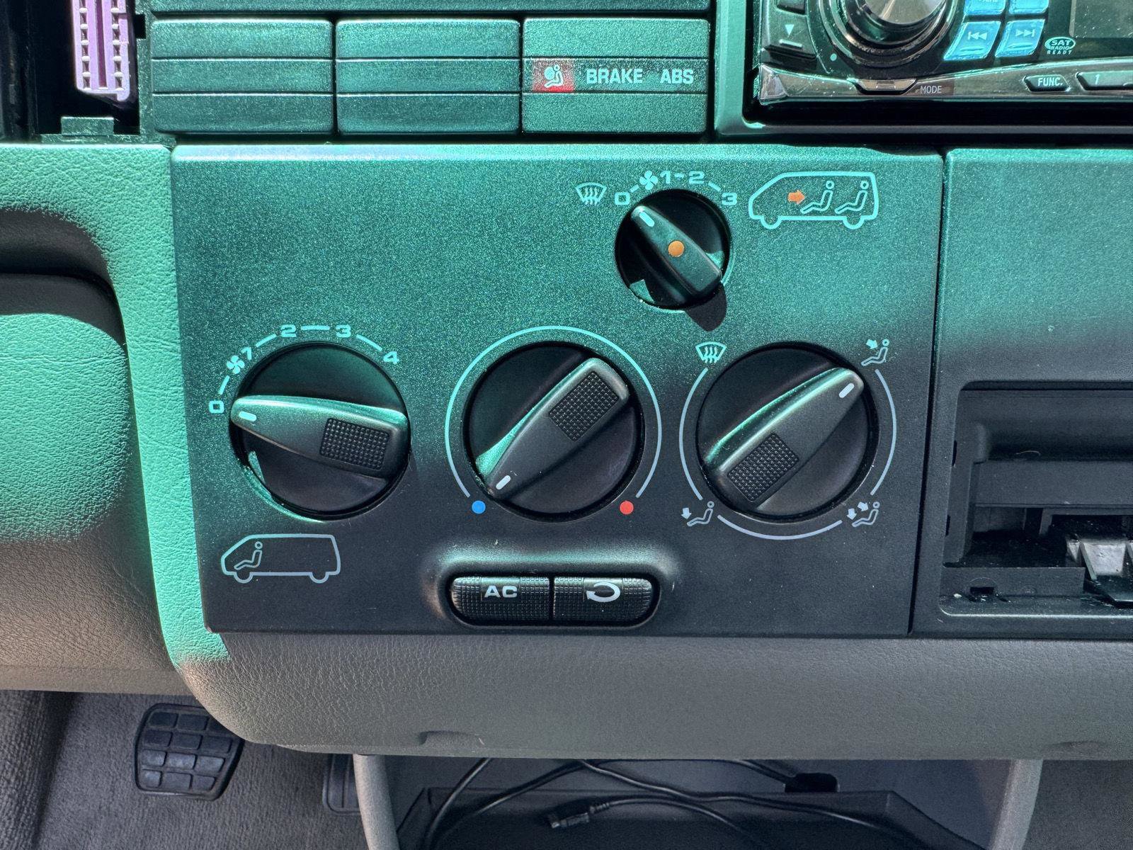 Used 1997 Volkswagen Eurovan Camper FWD image 16
