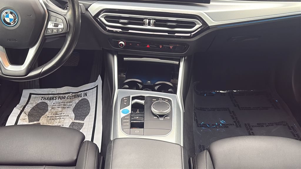 Used 2023 BMW i4 eDrive40 w/ Parking Assistance Package RWD image 15