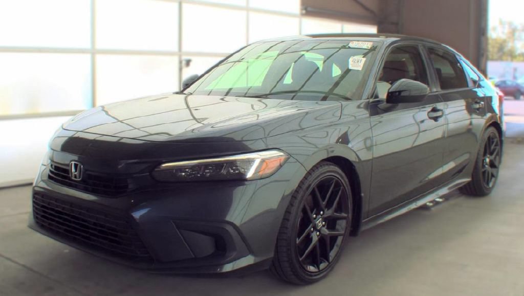 Used 2023 Honda Civic Sport image 1