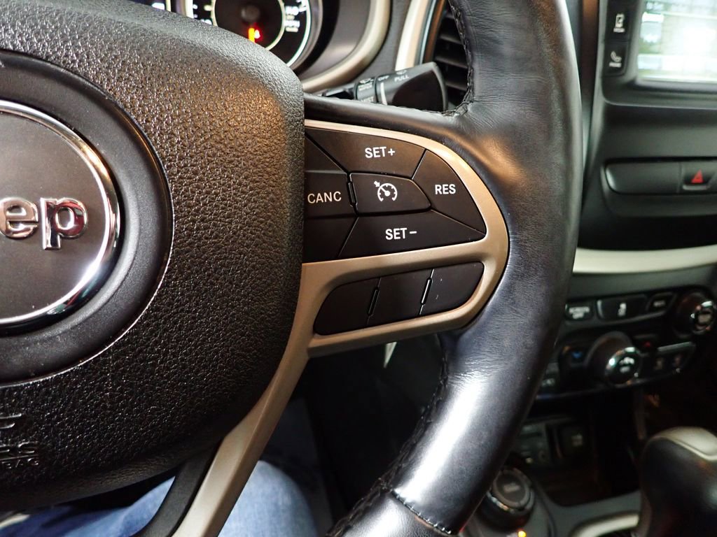 Used 2017 Jeep Cherokee Sport w/ Cold Weather Group image 31