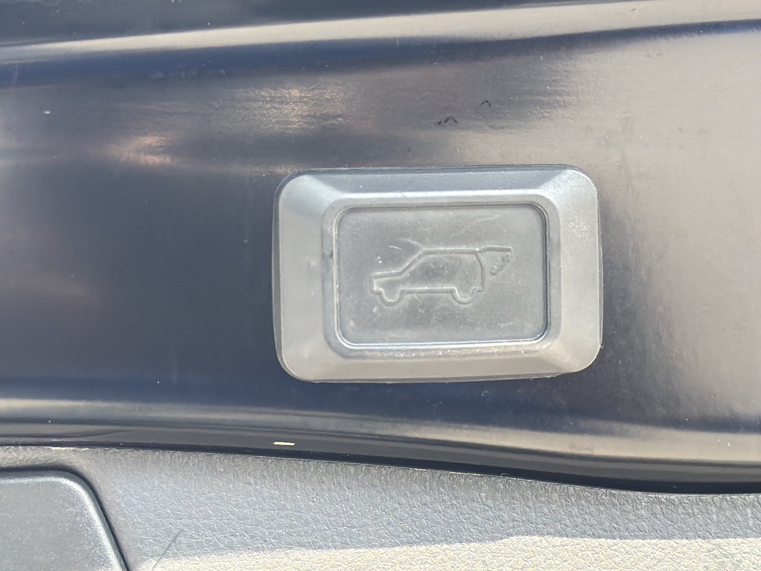 Used 2021 Toyota RAV4 XLE Premium FWD image 23