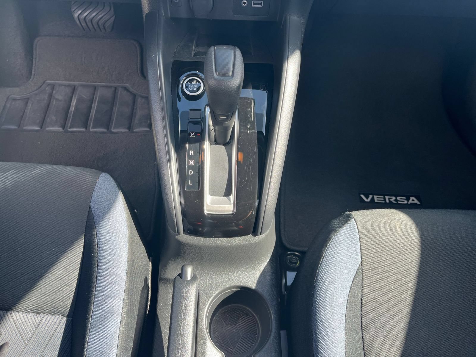 Used 2025 Nissan Versa SV FWD image 39