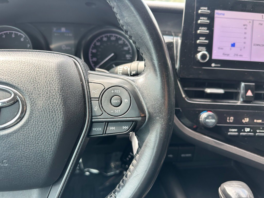 Used 2021 Toyota Camry SE FWD image 21