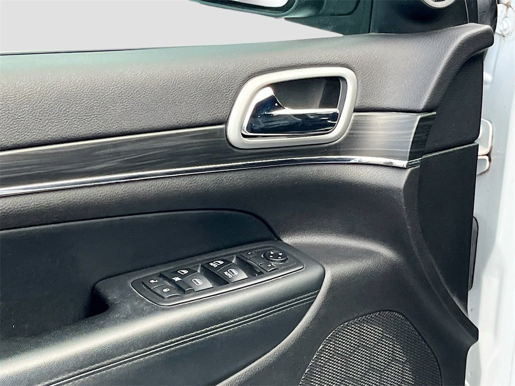 Certified 2019 Jeep Grand Cherokee Limited w/ Trailer Tow Group IV image 18