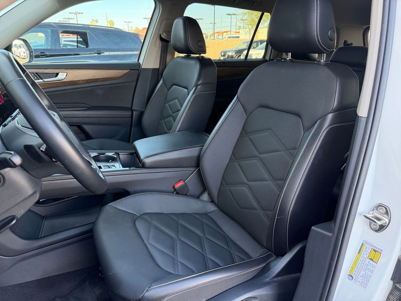 Used 2025 Volkswagen Atlas SE AWD/4WD image 39