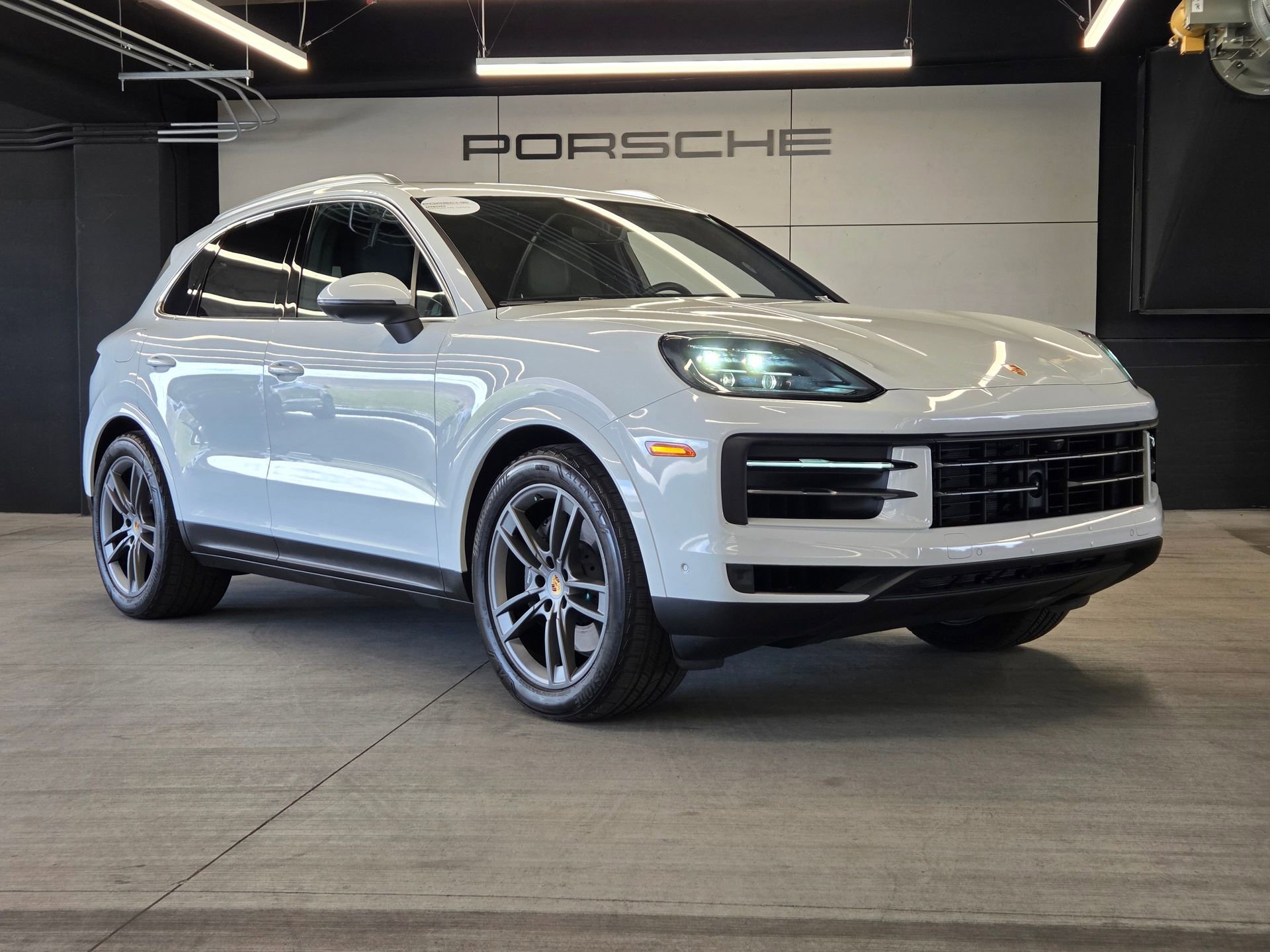 Certified 2024 Porsche Cayenne AWD/4WD image 29