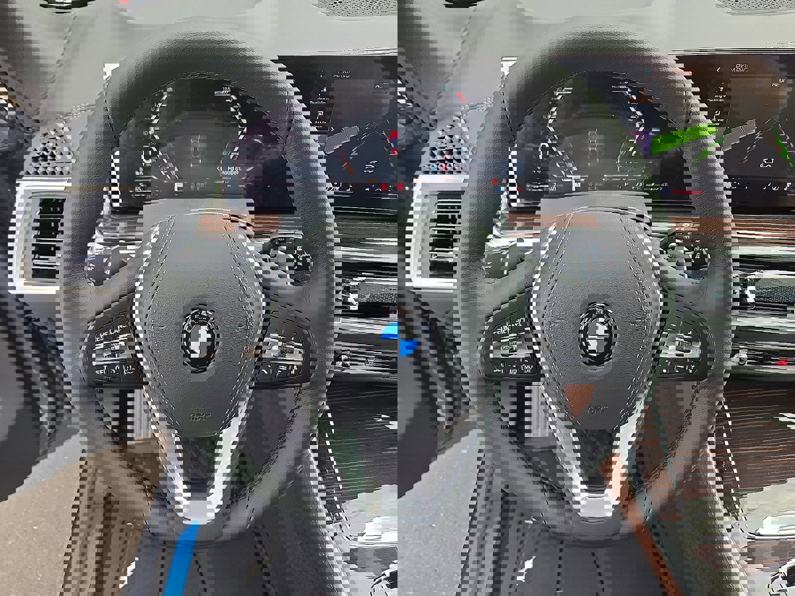 Used 2026 BMW X5 xDrive40i w/ Climate Comfort Package image 8