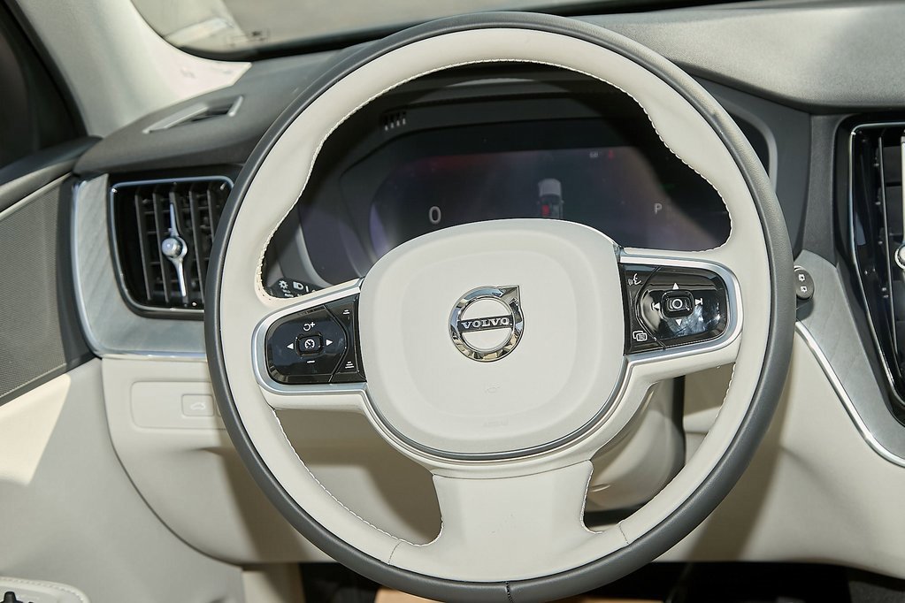 New 2025 Volvo XC60 T8 Plus w/ Protection Package Premier image 21