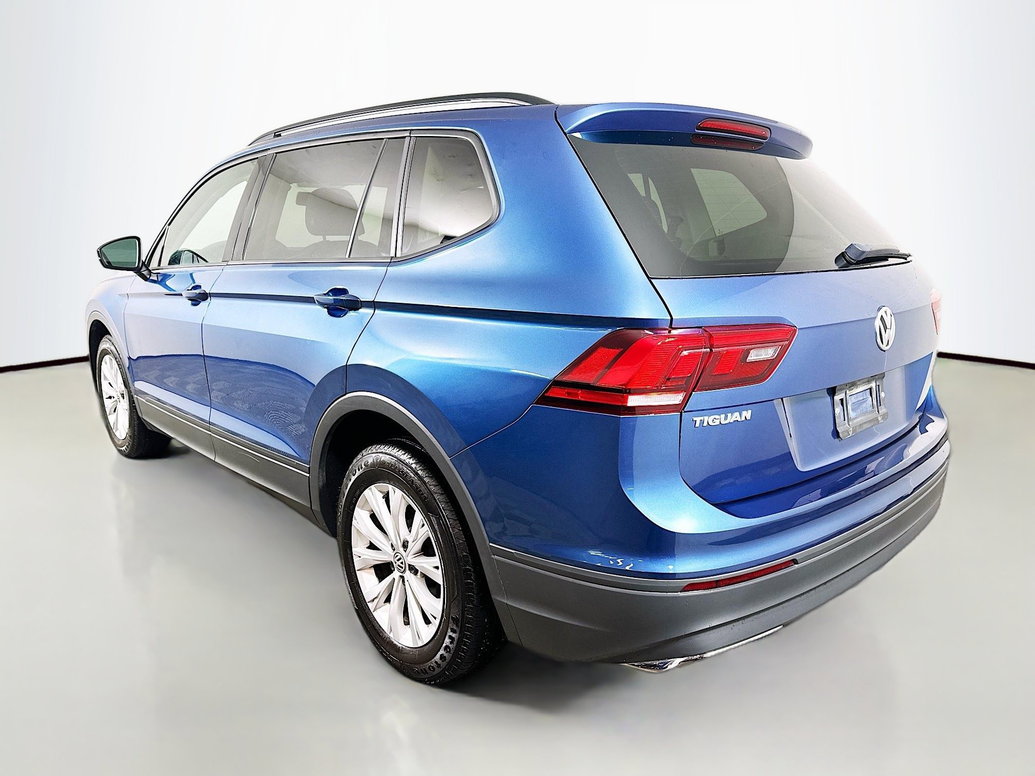 Used 2018 Volkswagen Tiguan S AWD/4WD image 5
