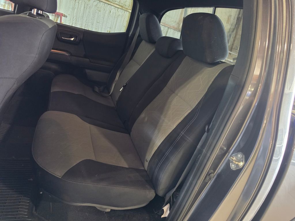 Used 2020 Toyota Tacoma TRD Off-Road AWD/4WD image 7