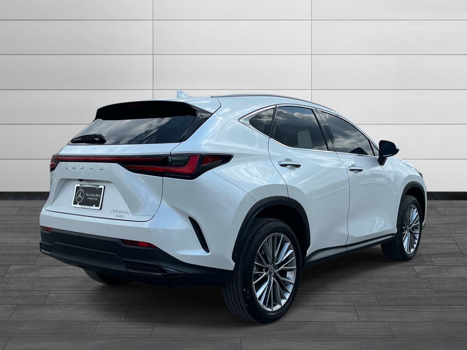 Used 2025 Lexus NX 350h AWD w/ Premium Package image 3