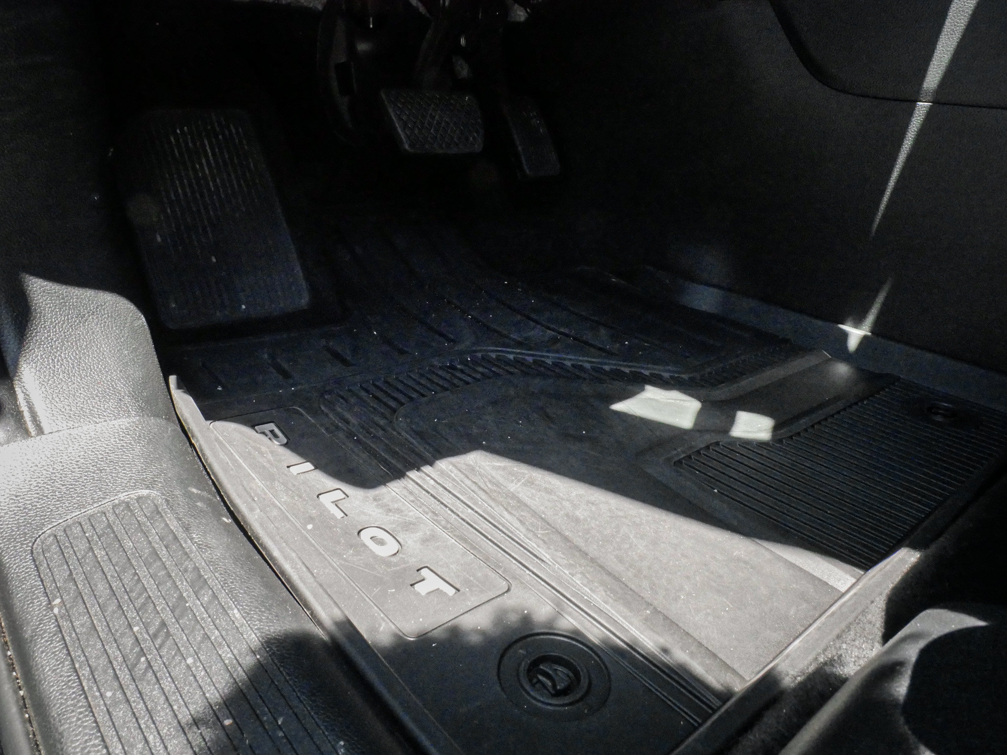 Certified 2025 Honda Pilot Sport image 17