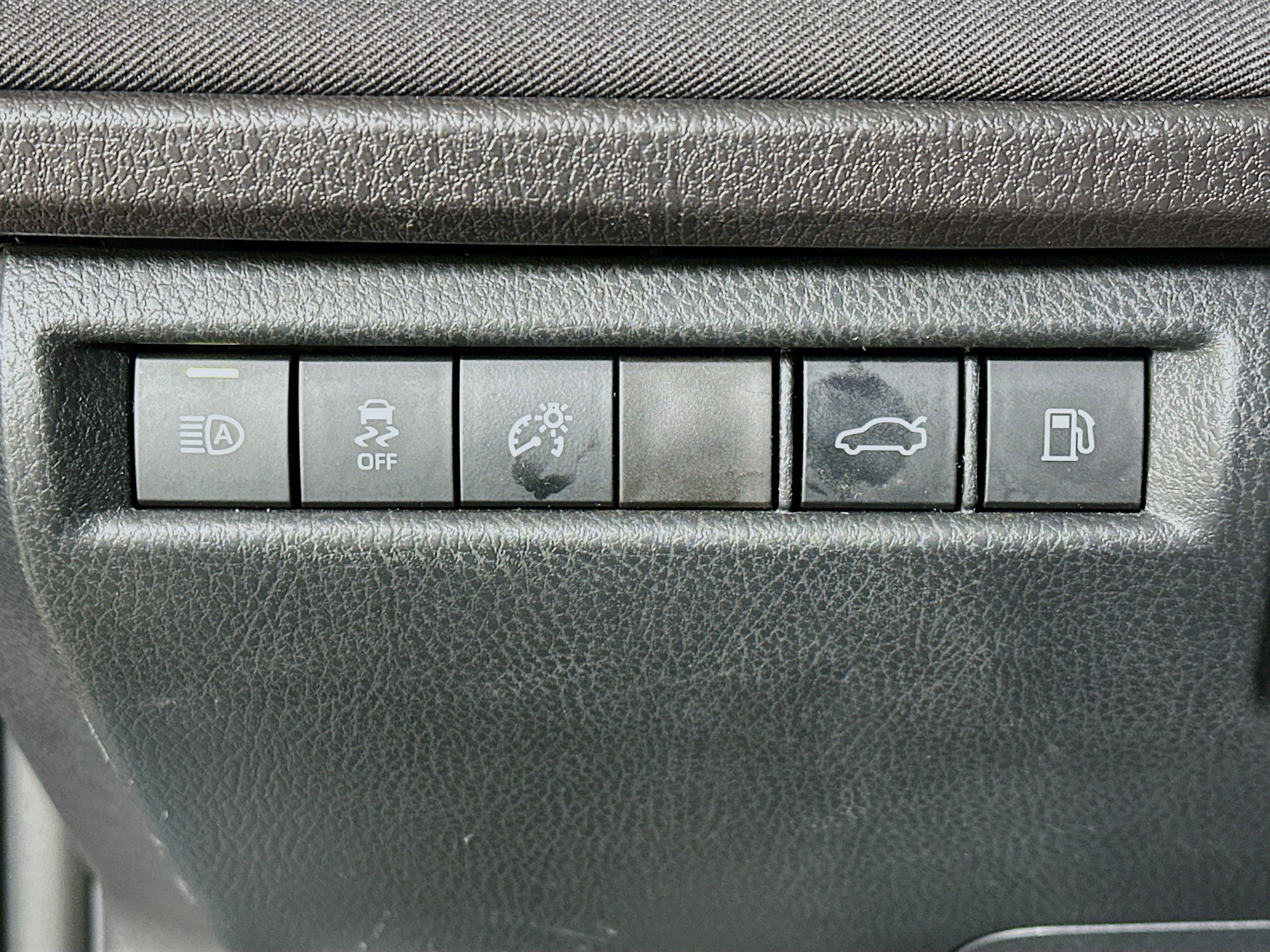 Used 2025 Toyota Camry LE image 17