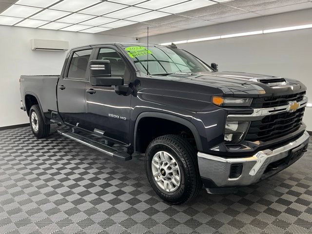 Used 2024 Chevrolet Silverado 2500 LT AWD/4WD image 3