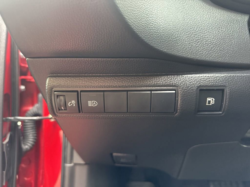 Used 2021 Toyota Corolla LE image 20