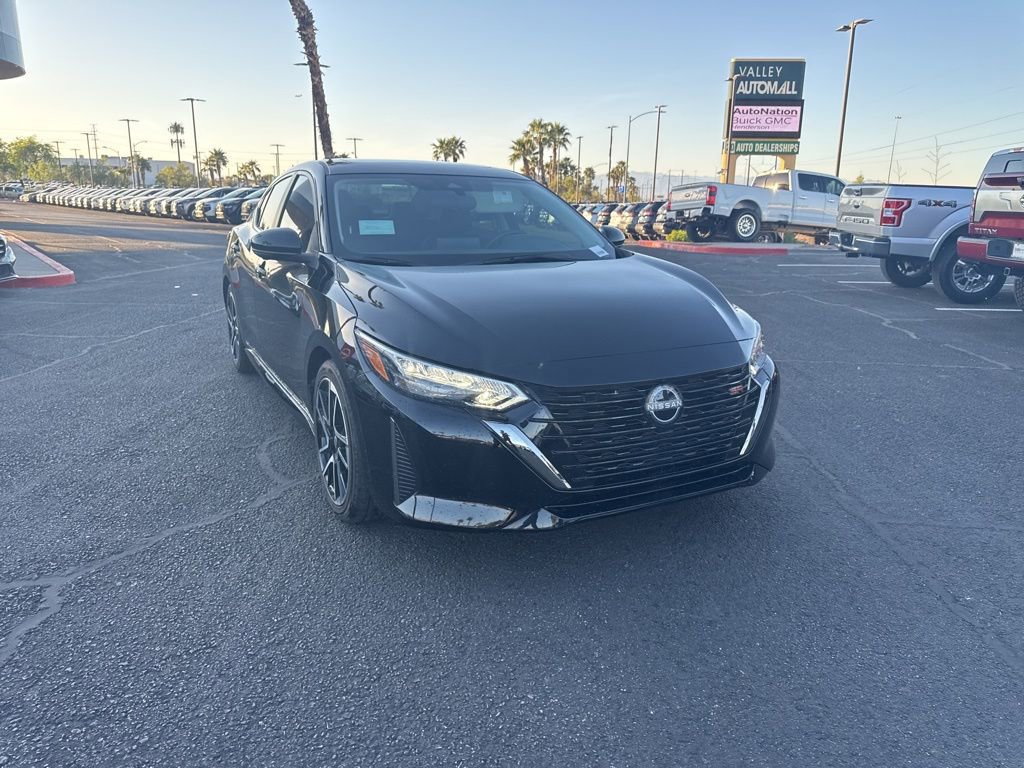 Used 2025 Nissan Sentra SR w/ SR Premium Package image 3