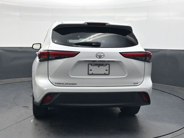 Used 2023 Toyota Highlander XLE image 5