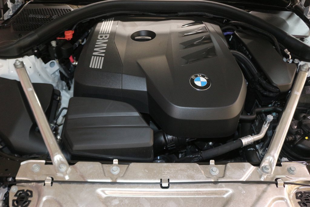 Used 2025 BMW 430i xDrive Coupe w/ M Sport Package image 9