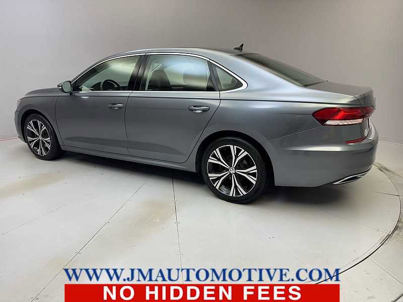 Used 2021 Volkswagen Passat 2.0T SE image 3
